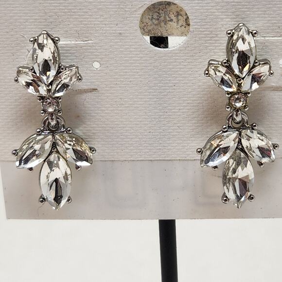 Charter Club Clear Crystal Dangle Post Earrings Cluster Party Wedding New - Picture 2 of 4